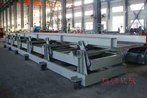 慣性振動(dòng)輸送機(jī)